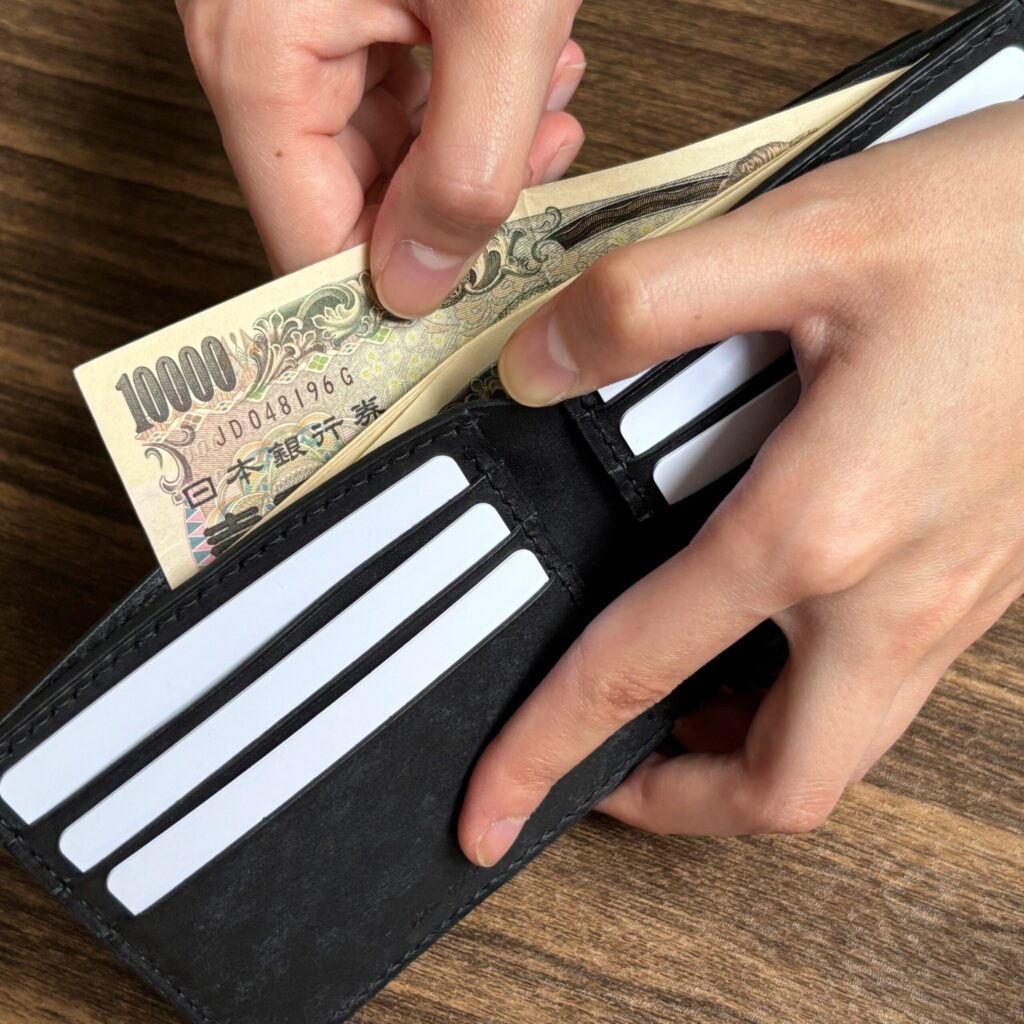 外付け小銭入れ 二つ折り財布 お札を入れる